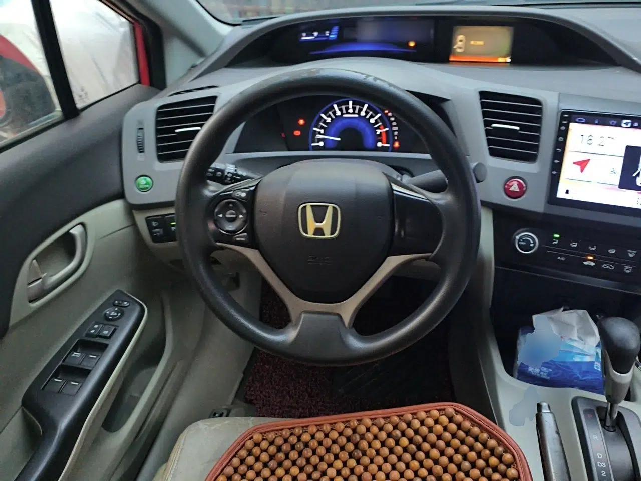 Honda Civic 2012 1.8L automatic comfort version — миниатюра 10
