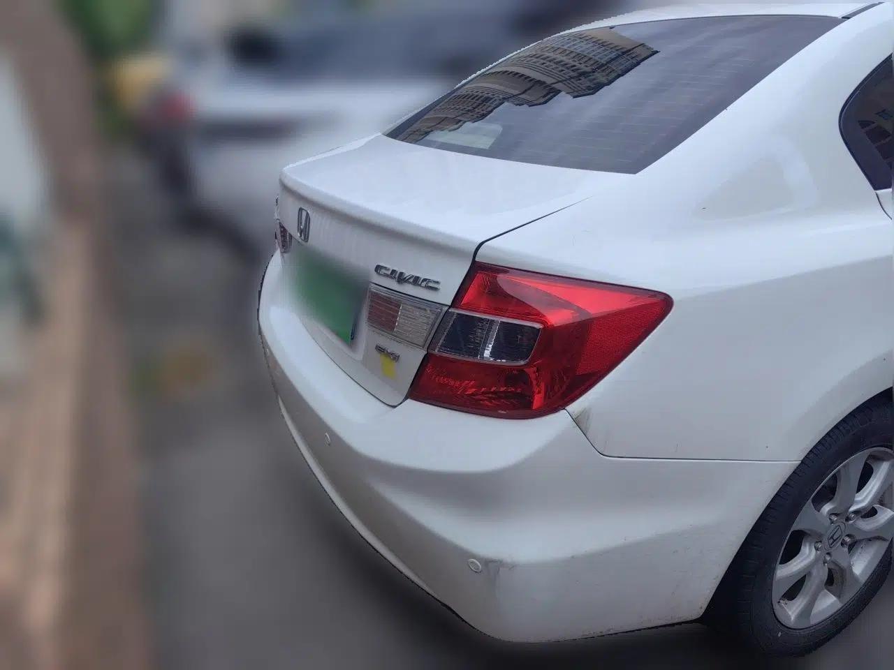 Honda Civic 2013 10th Anniversary 1.8L Automatic Comfort Version — миниатюра 5