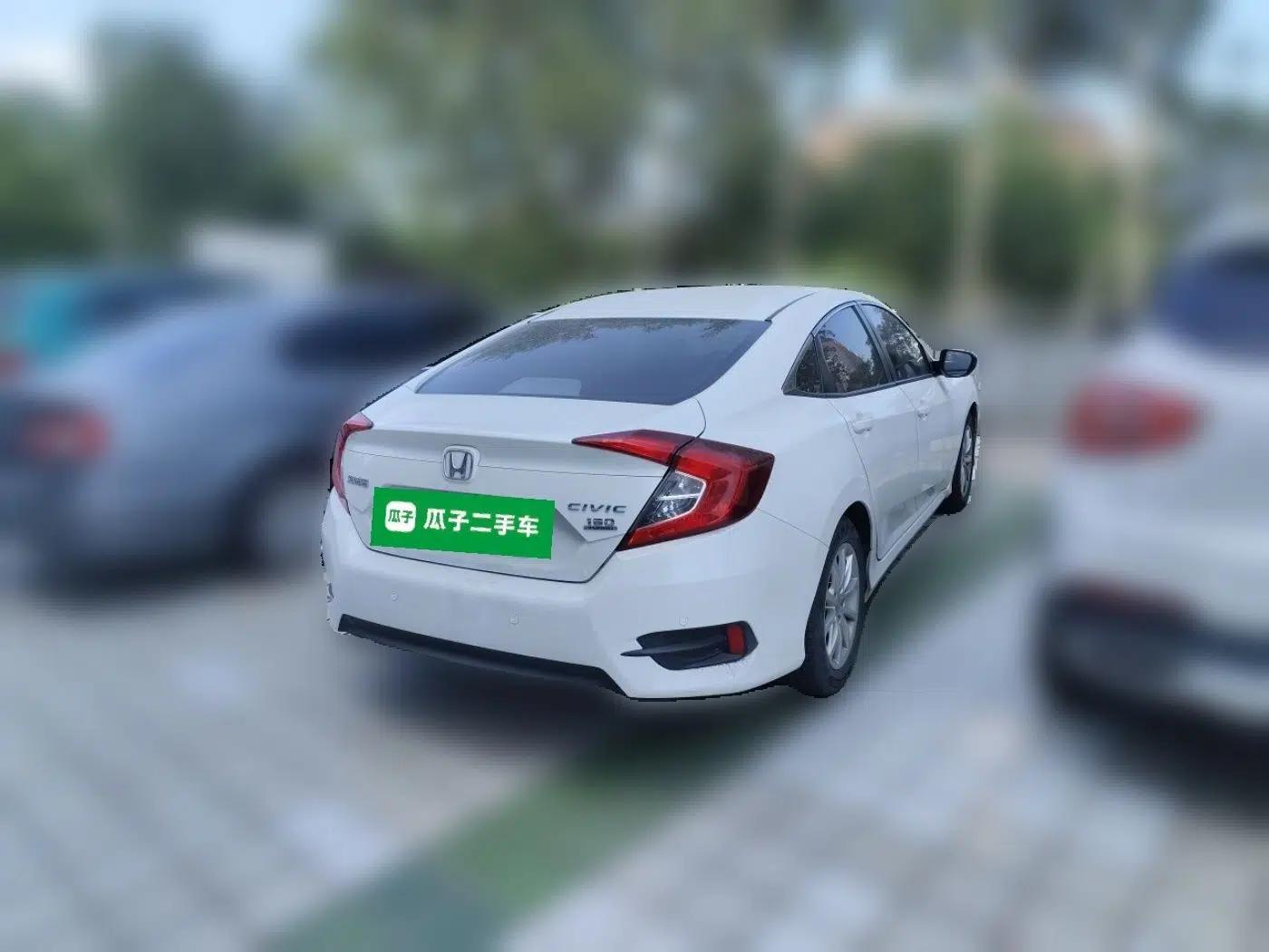 Honda Civic 2016 180TURBO CVT Comfort Version — миниатюра 6
