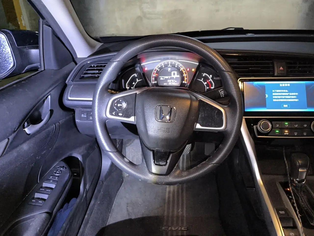 Honda Civic 2016 180TURBO CVT Comfort Version — миниатюра 10