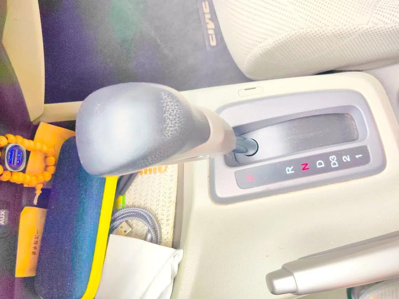 Honda Civic 2012 1.8L automatic comfort version — миниатюра 14