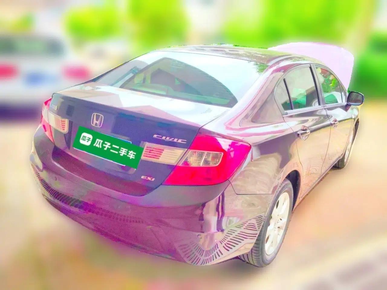 Honda Civic 2012 1.8L automatic comfort version — миниатюра 6