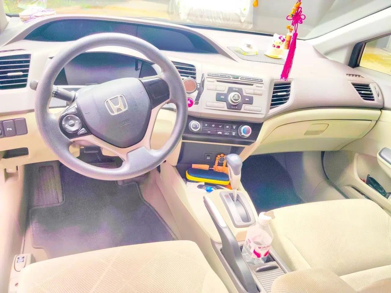 Honda Civic 2012 1.8L automatic comfort version — миниатюра 9