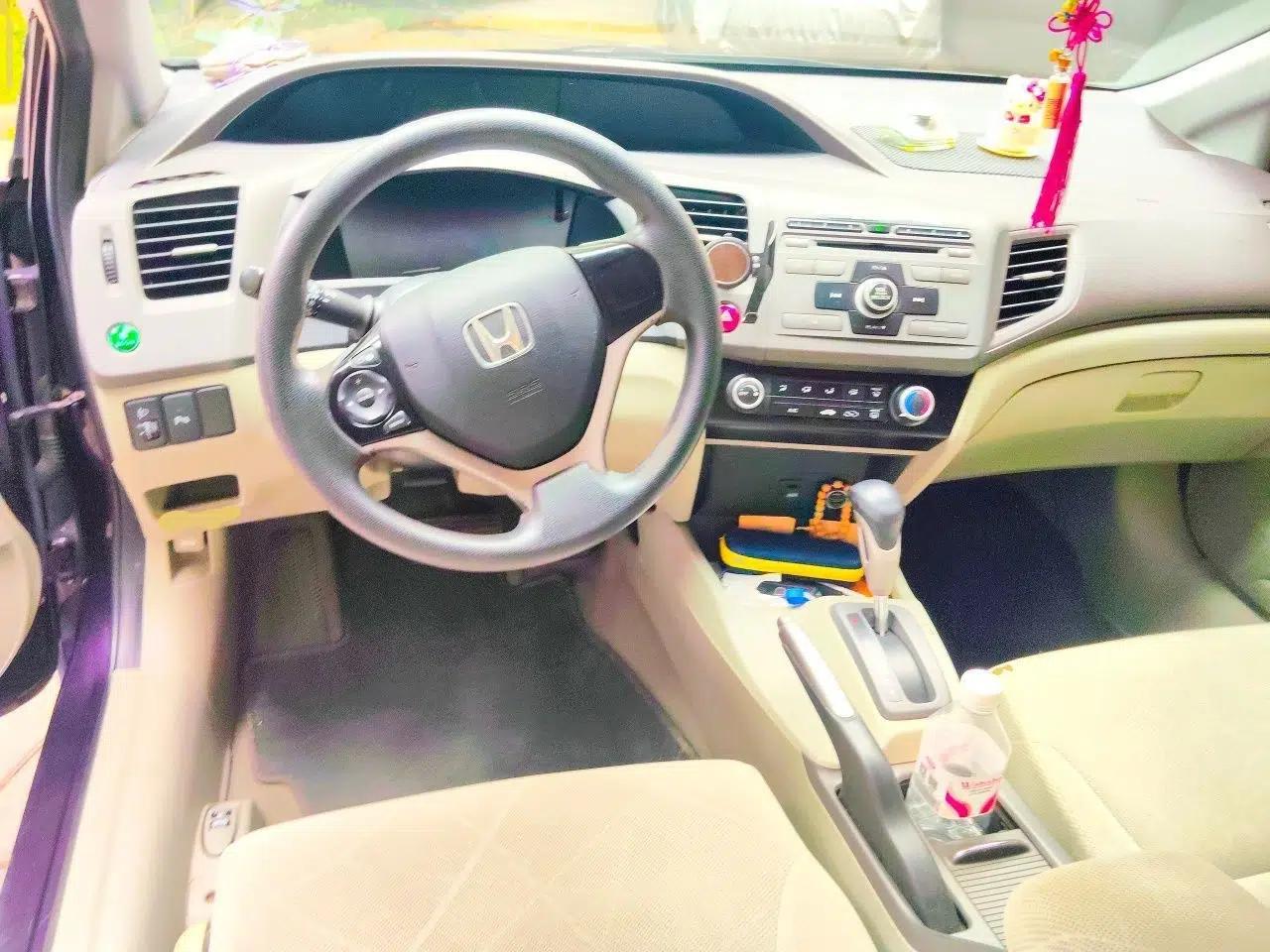 Honda Civic 2012 1.8L automatic comfort version — миниатюра 10