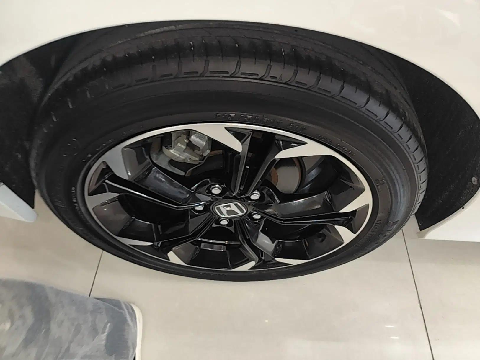 Honda Civic 2022 240TURBO CVT Dynamic Edition — миниатюра 11