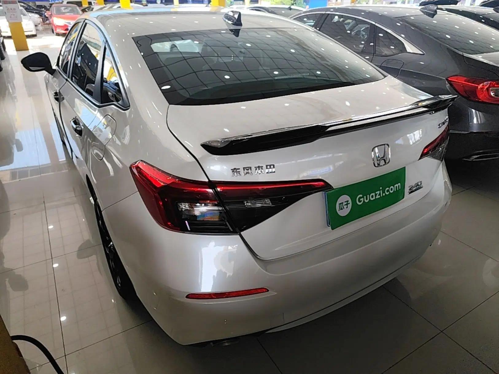 Honda Civic 2022 240TURBO CVT Dynamic Edition — миниатюра 13