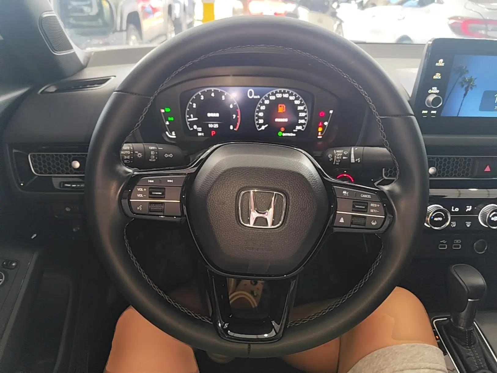 Honda Civic 2022 240TURBO CVT Dynamic Edition — миниатюра 18