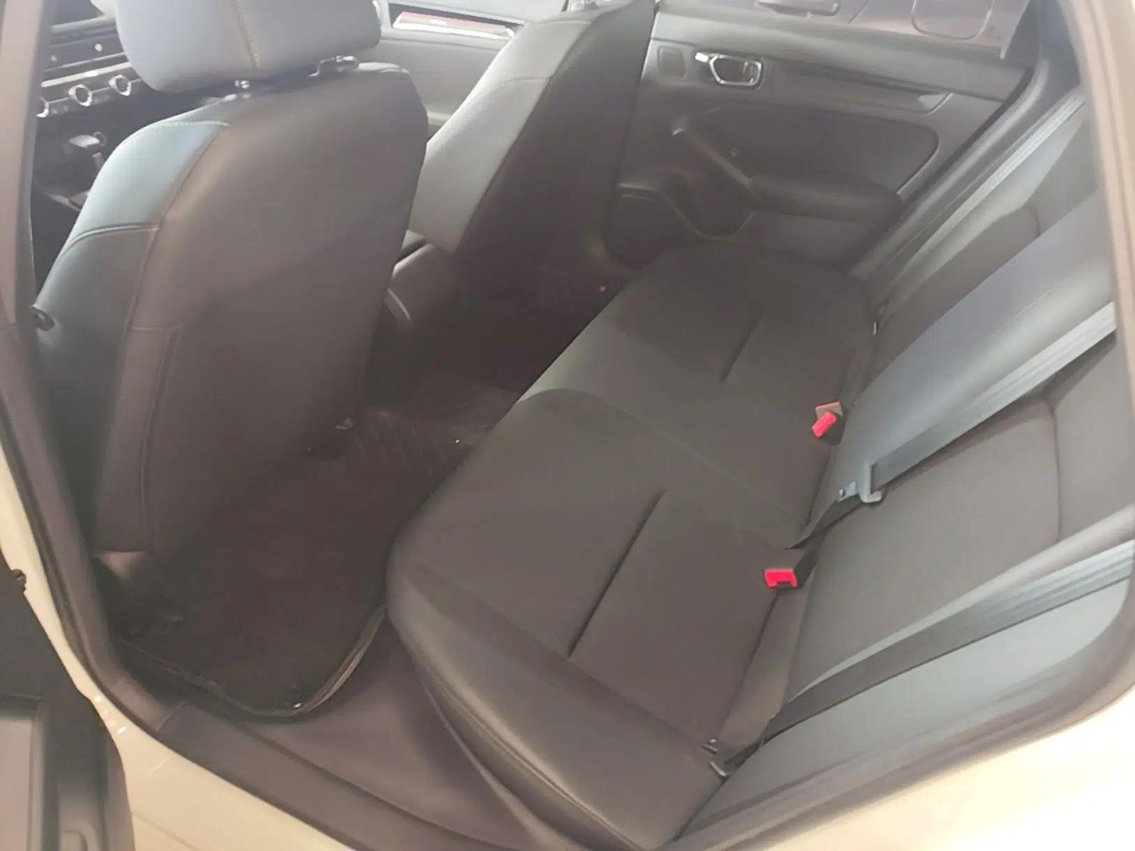 Honda Civic 2022 240TURBO CVT Dynamic Edition — миниатюра 25