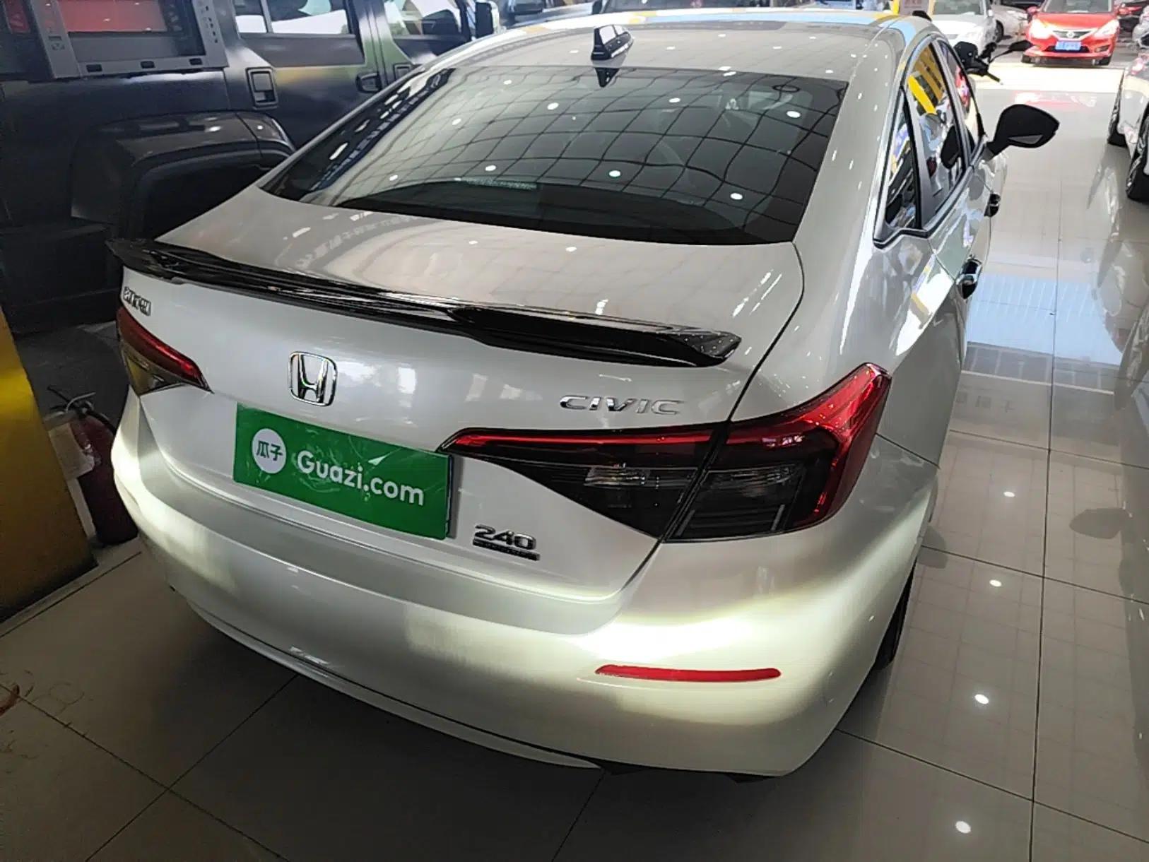 Honda Civic 2022 240TURBO CVT Dynamic Edition — миниатюра 6
