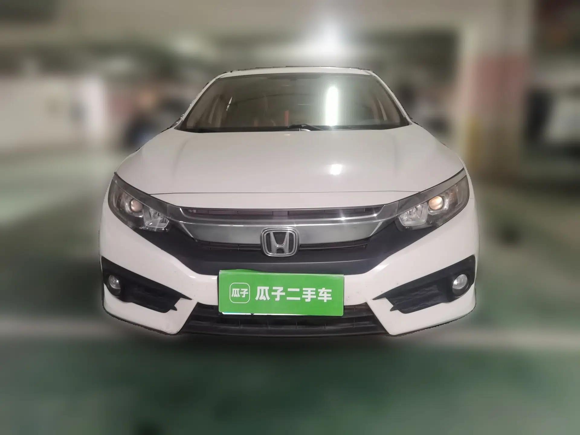 Honda Civic 2016 220TURBO CVT Luxury Edition — миниатюра 2