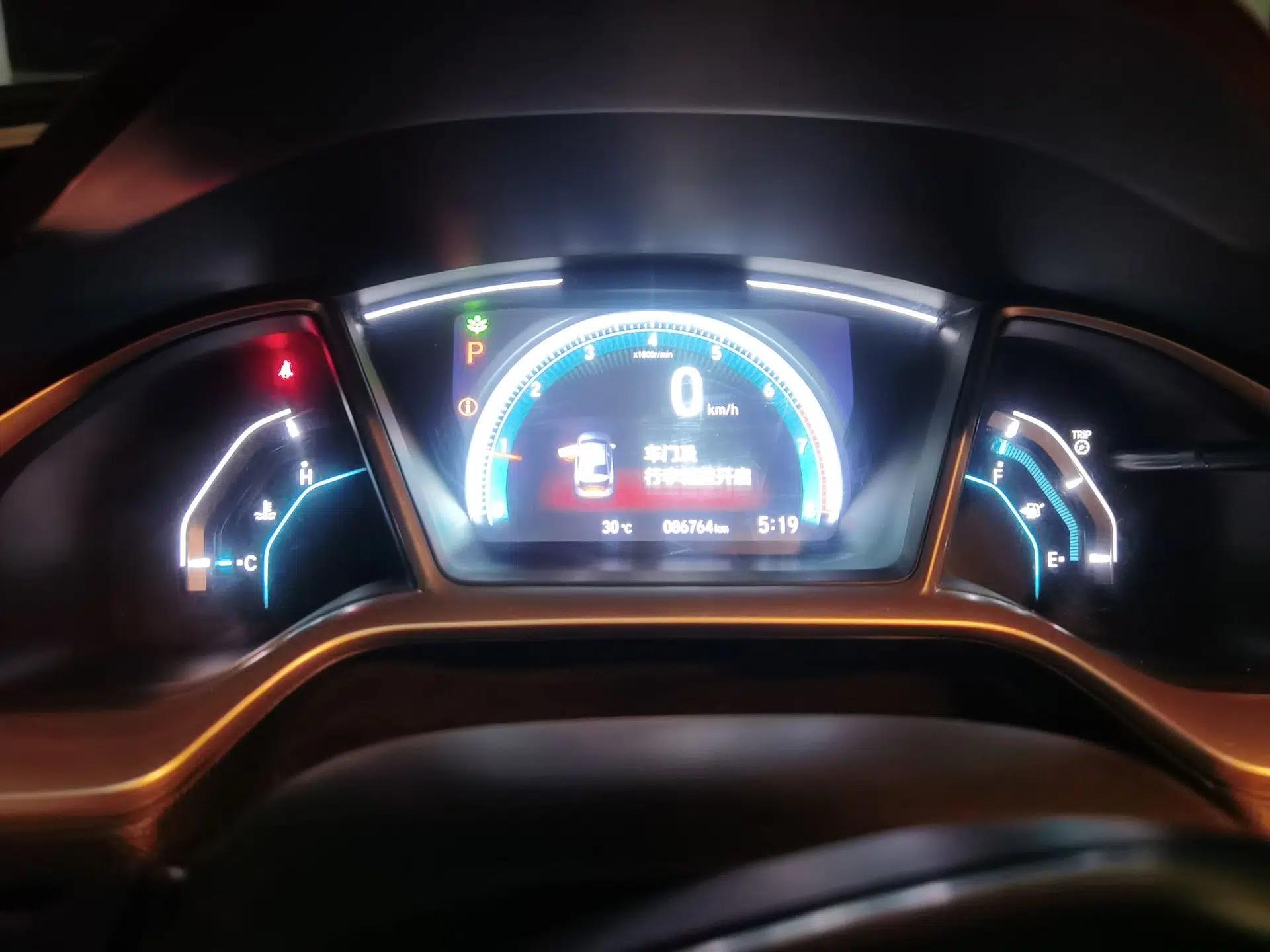 Honda Civic 2016 220TURBO CVT Luxury Edition — миниатюра 11