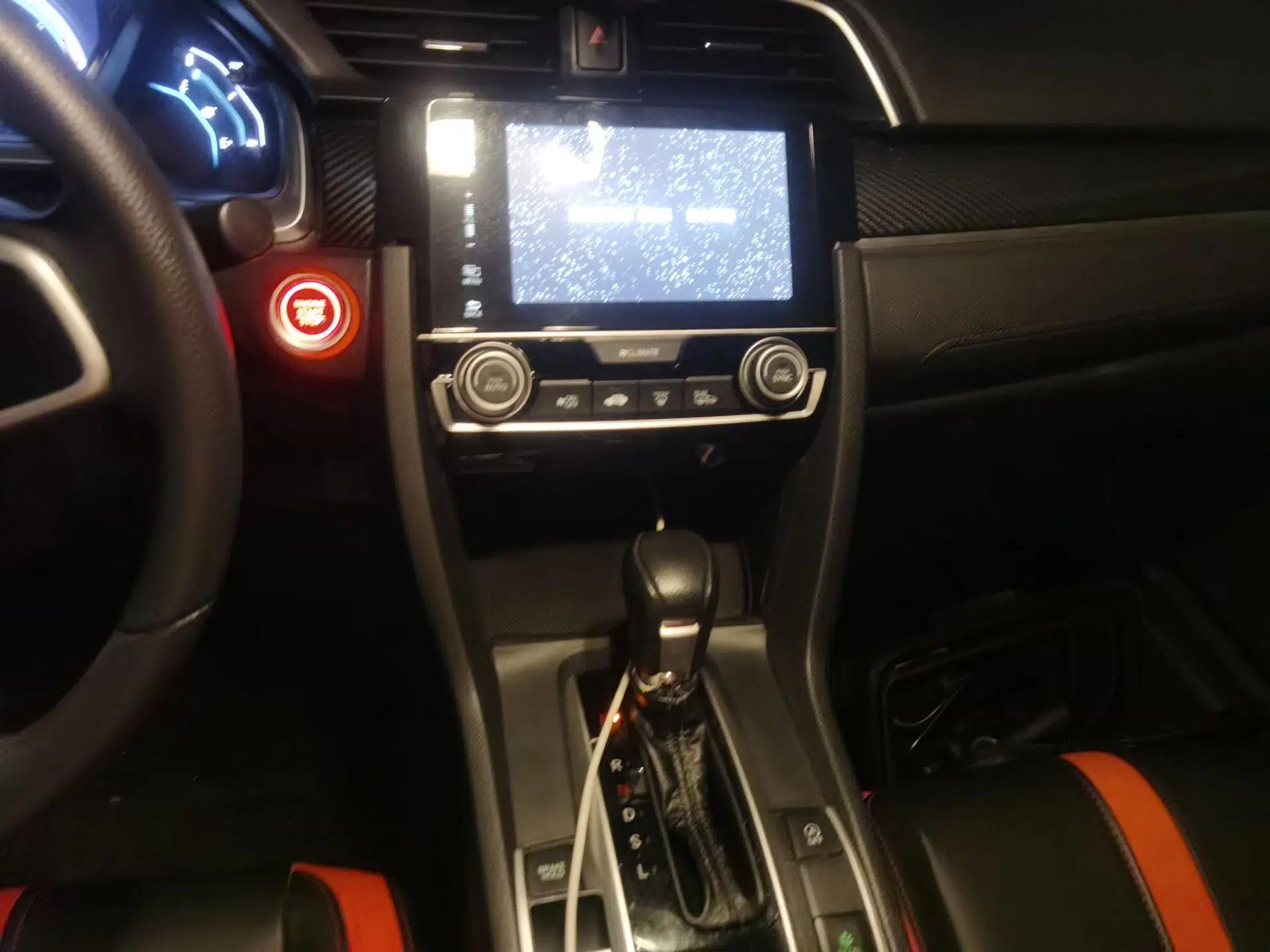 Honda Civic 2016 220TURBO CVT Luxury Edition — миниатюра 13