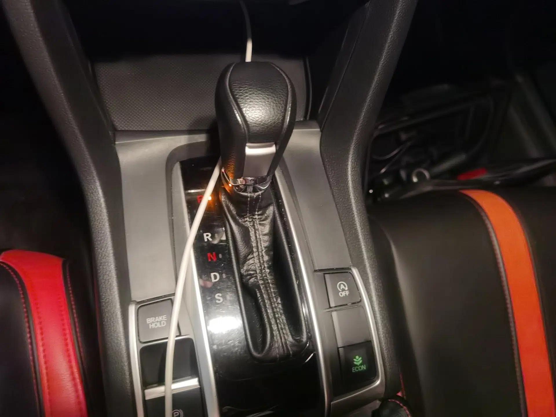 Honda Civic 2016 220TURBO CVT Luxury Edition — миниатюра 14