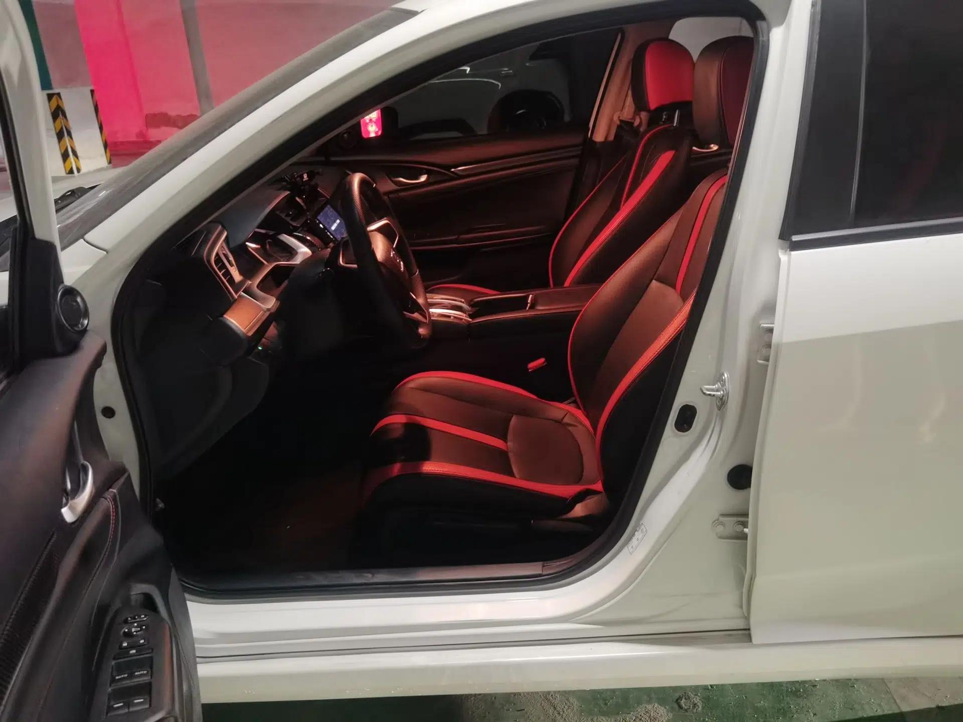 Honda Civic 2016 220TURBO CVT Luxury Edition — миниатюра 15