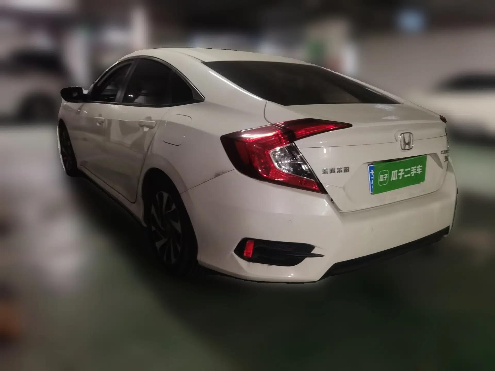 Honda Civic 2016 220TURBO CVT Luxury Edition — миниатюра 4