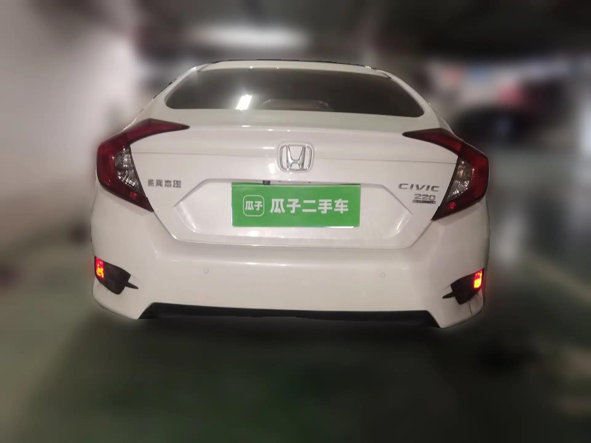Honda Civic 2016 220TURBO CVT Luxury Edition — миниатюра 5