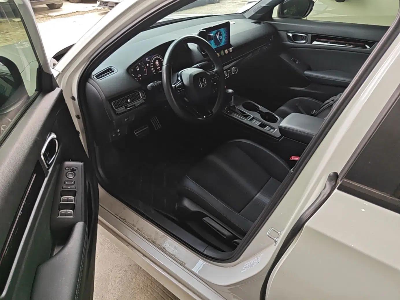 Honda Civic 2022 240TURBO CVT Dynamic Edition — миниатюра 17
