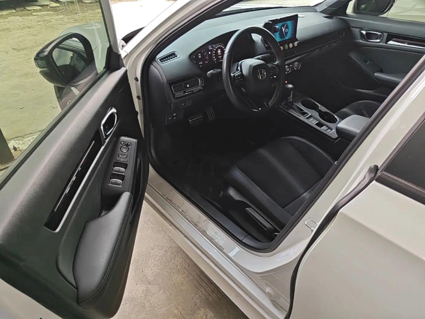 Honda Civic 2022 240TURBO CVT Dynamic Edition — миниатюра 18