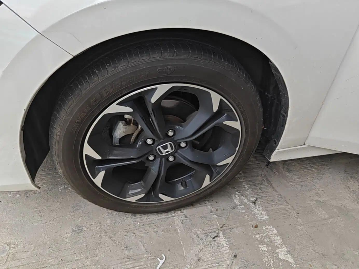 Honda Civic 2022 240TURBO CVT Dynamic Edition — миниатюра 10