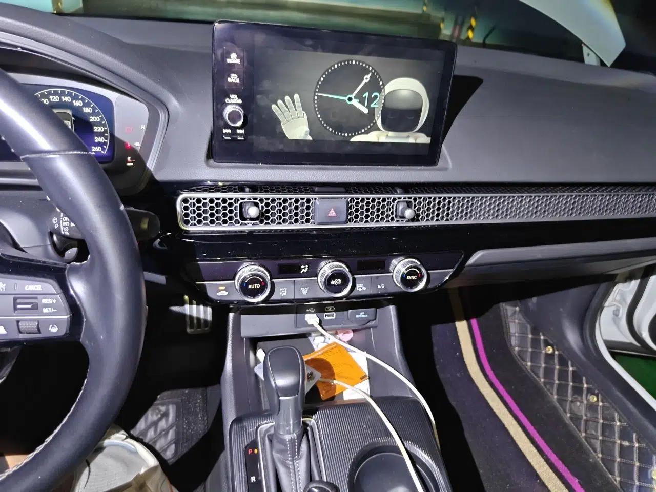 Honda Civic 2022 240TURBO CVT Dynamic Edition — миниатюра 13