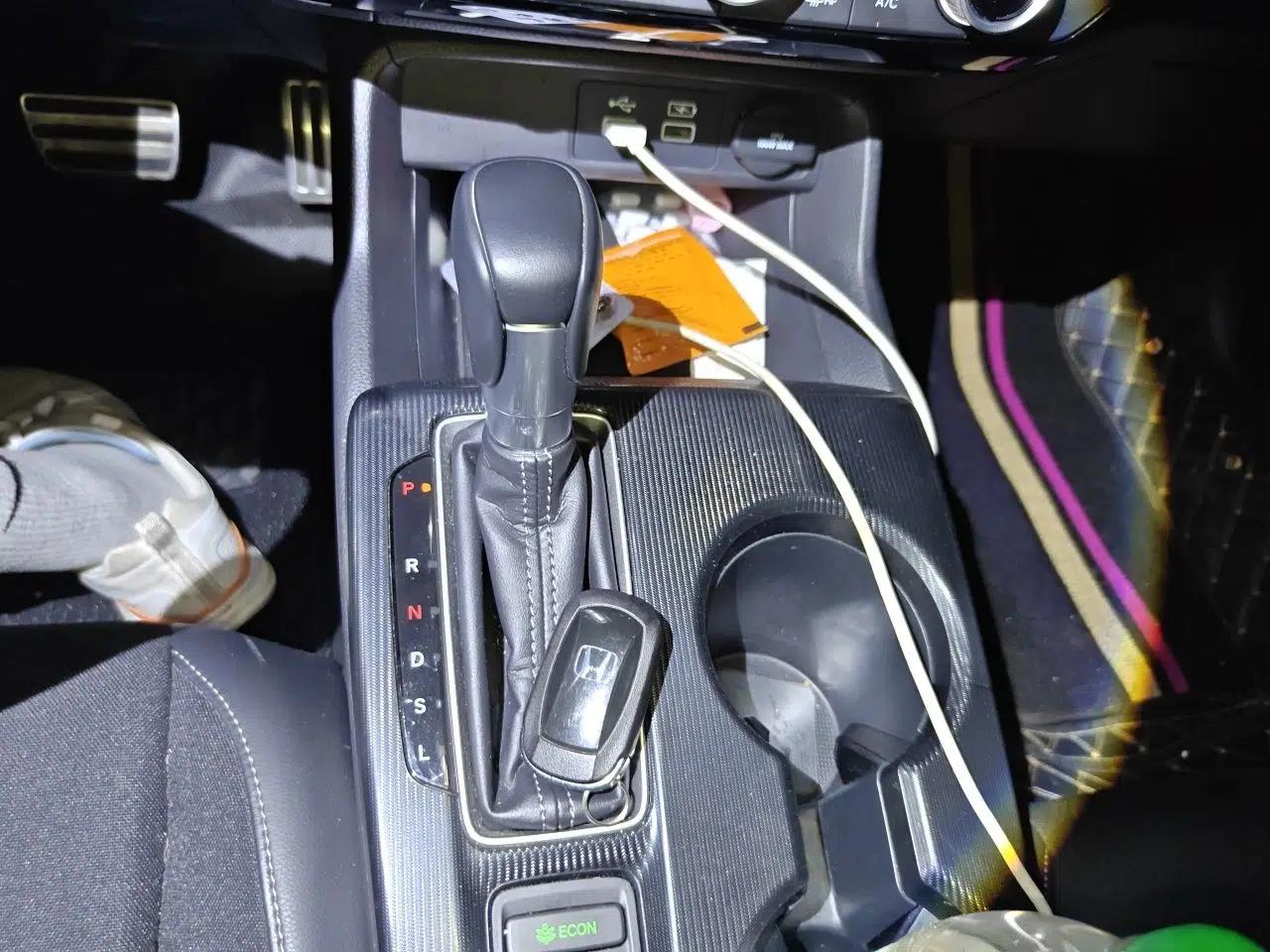 Honda Civic 2022 240TURBO CVT Dynamic Edition — миниатюра 14