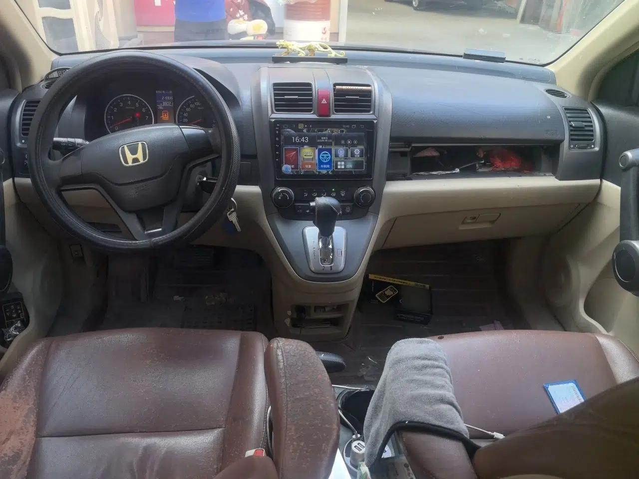 Honda CR-V 2010 2.0L automatic two-wheel drive urban version — миниатюра 9
