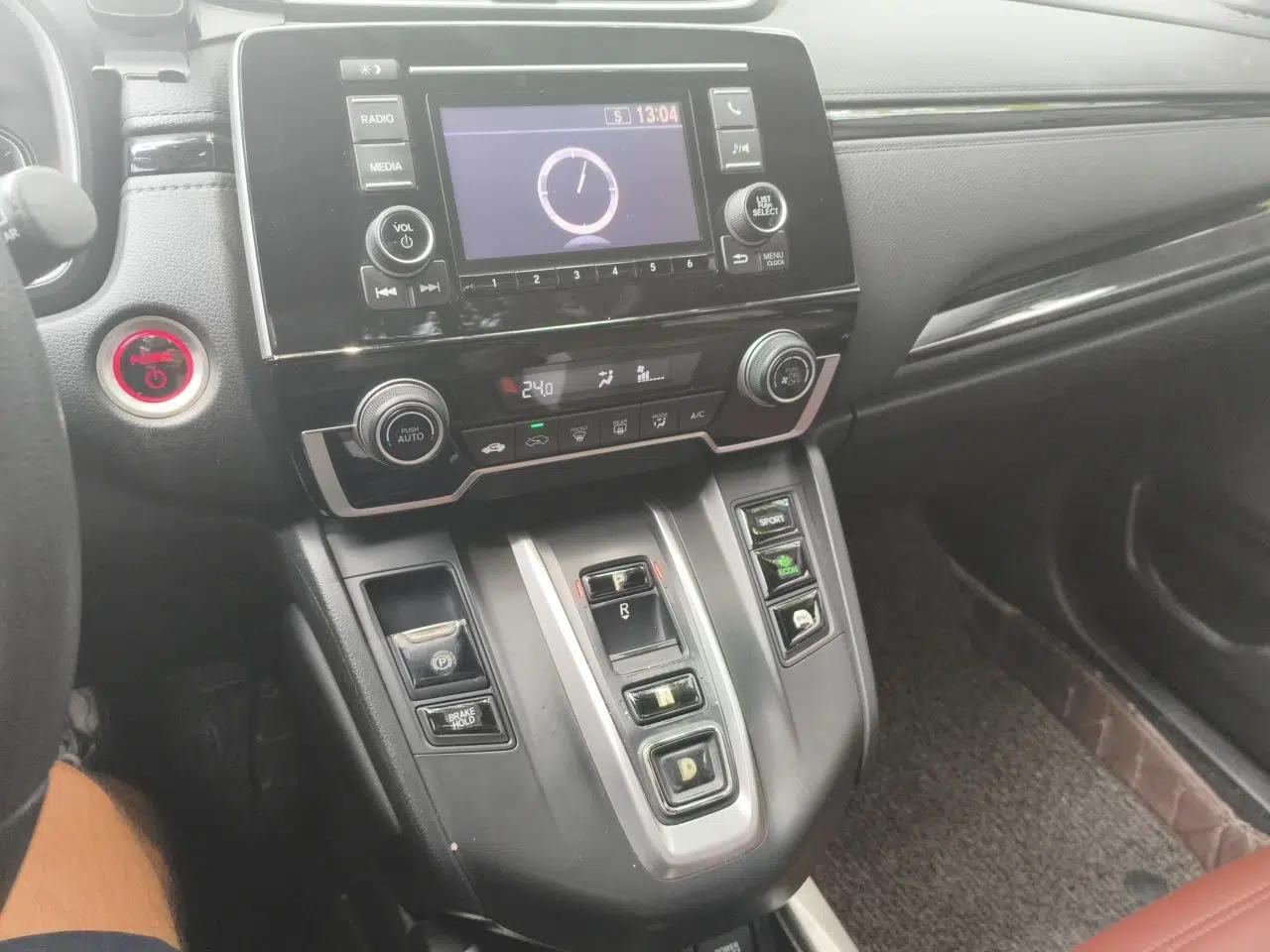Honda CR-V 2017 Hybrid 2.0L Pure Speed Edition — миниатюра 13