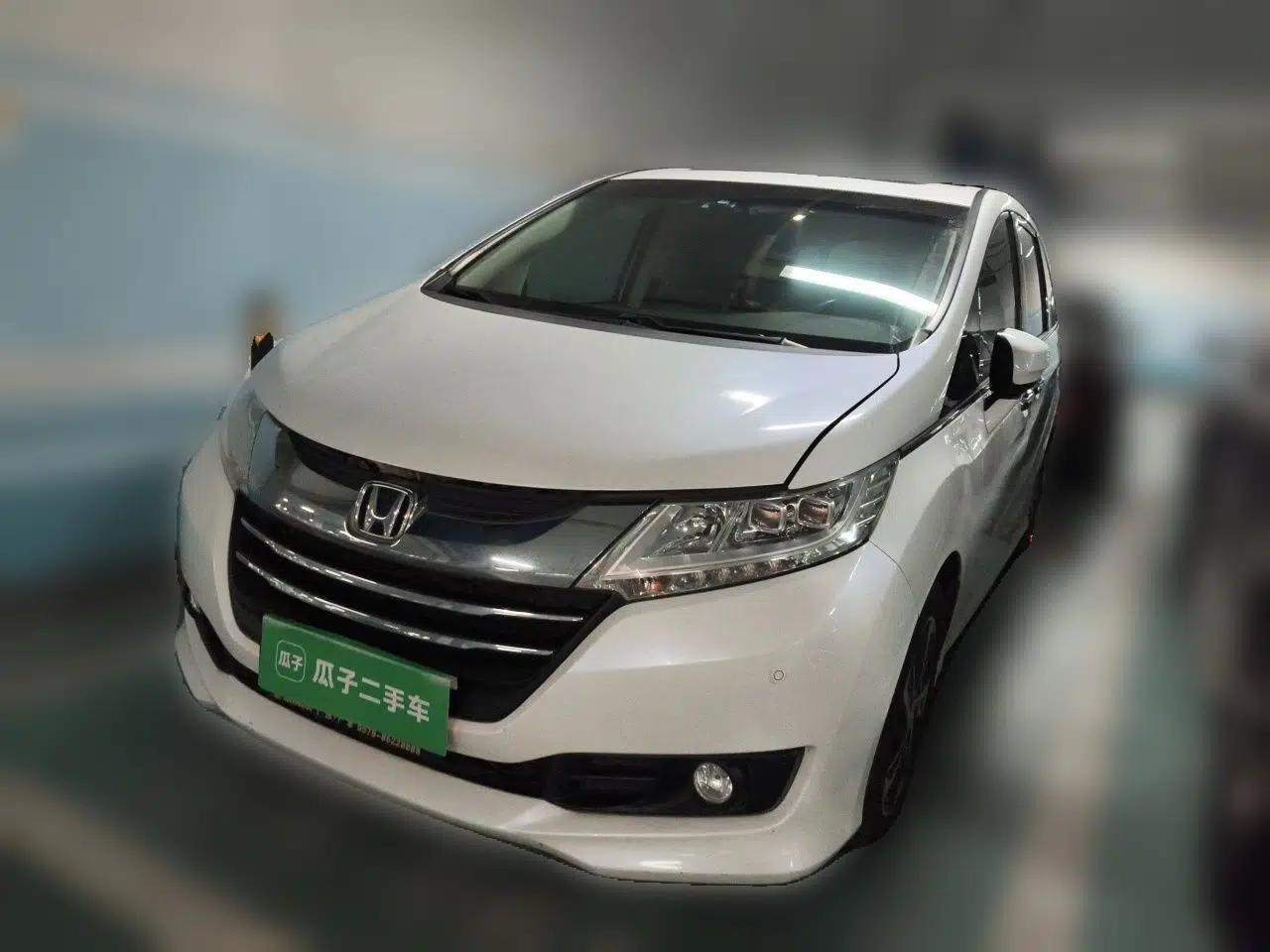 Honda Odyssey 2015 2.4L Smart Edition — миниатюра 1