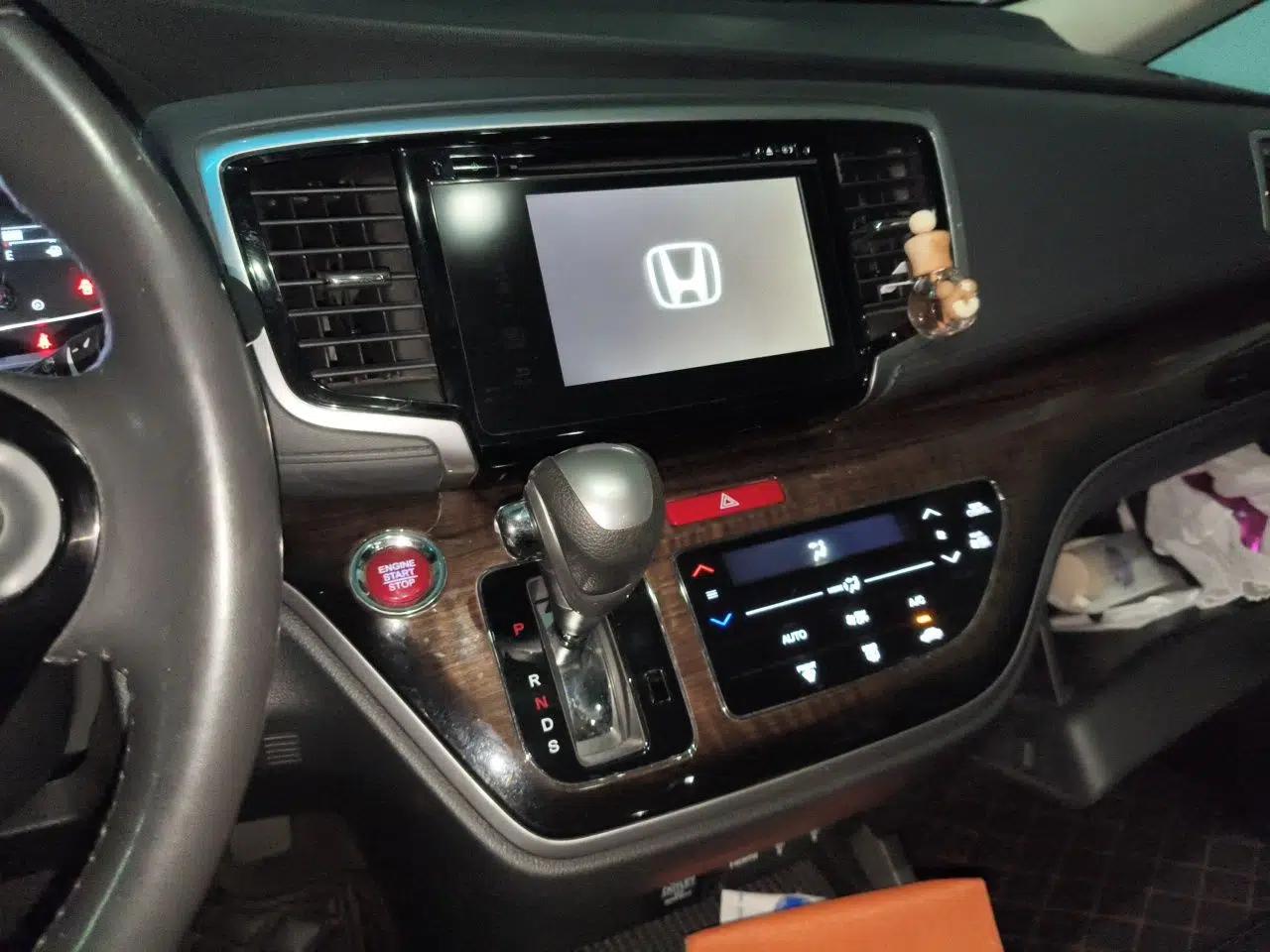 Honda Odyssey 2015 2.4L Smart Edition — миниатюра 13