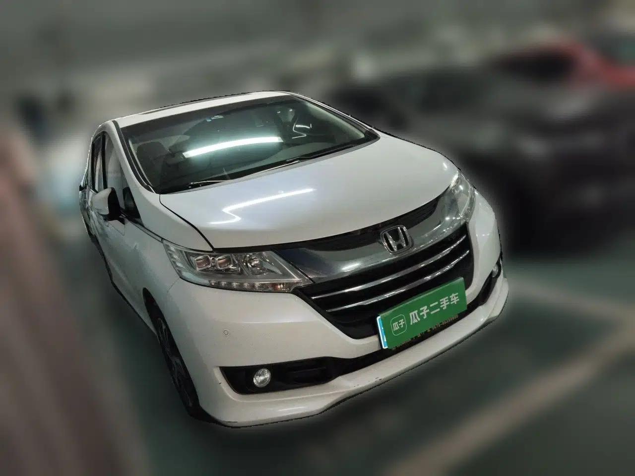 Honda Odyssey 2015 2.4L Smart Edition — миниатюра 3