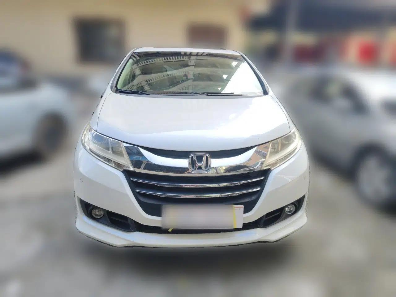 Honda Odyssey 2015 Revised 2.4L Luxury Edition — миниатюра 2