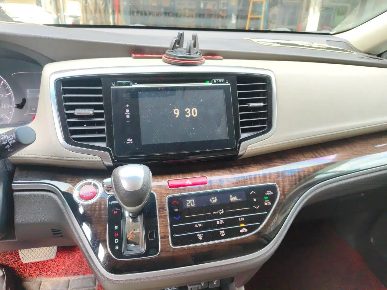 Honda Odyssey 2015 Revised 2.4L Luxury Edition — миниатюра 13
