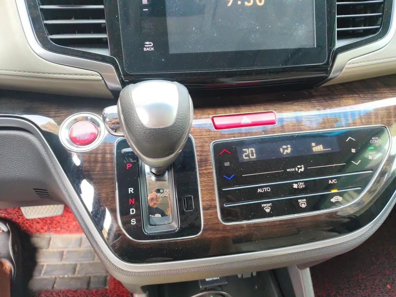 Honda Odyssey 2015 Revised 2.4L Luxury Edition — миниатюра 14