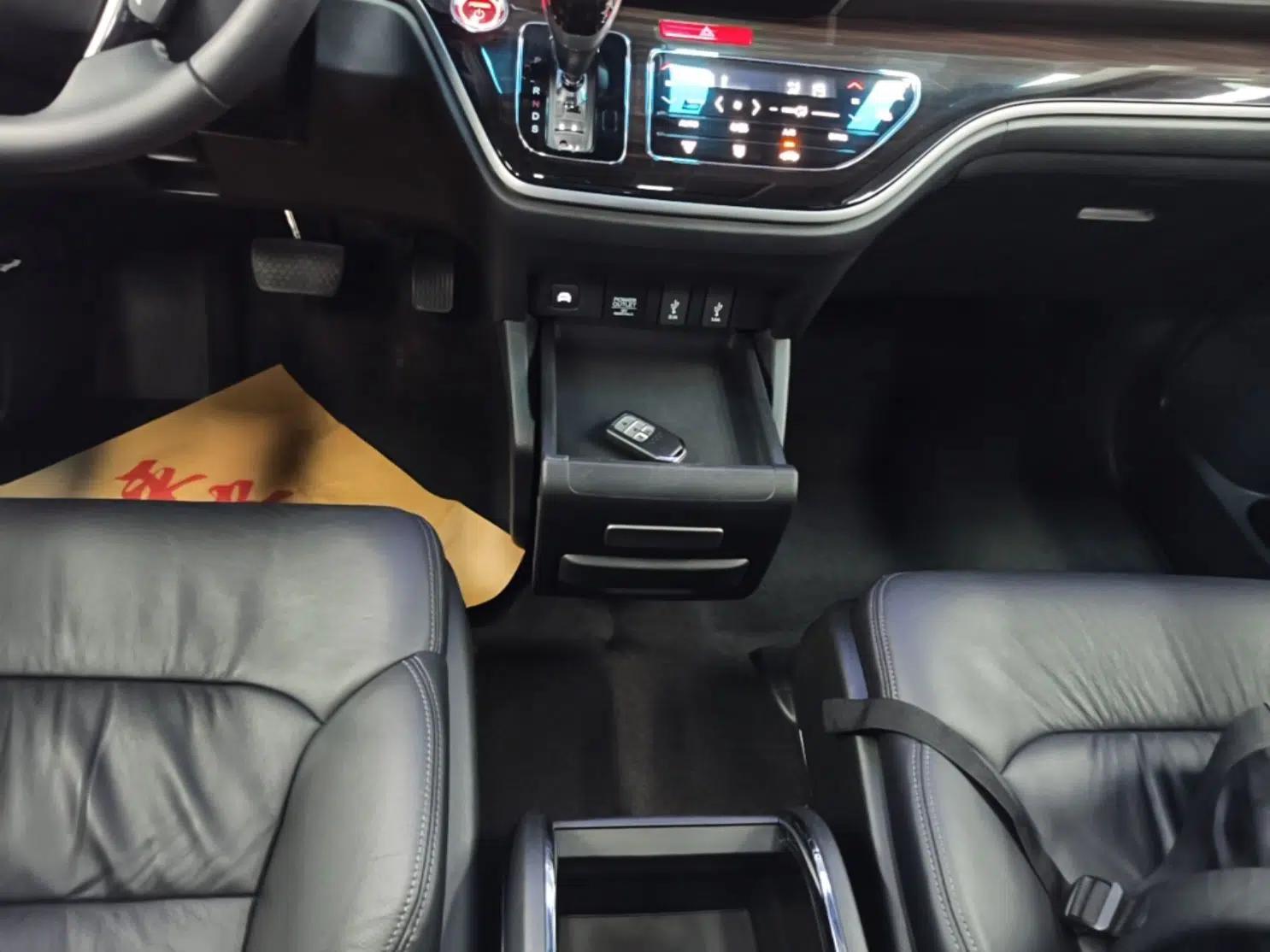 Honda Odyssey 2021 2.0L Rui·Luxury Edition — миниатюра 16