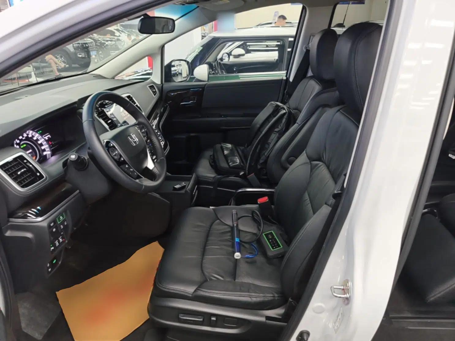 Honda Odyssey 2021 2.0L Rui·Luxury Edition — миниатюра 17