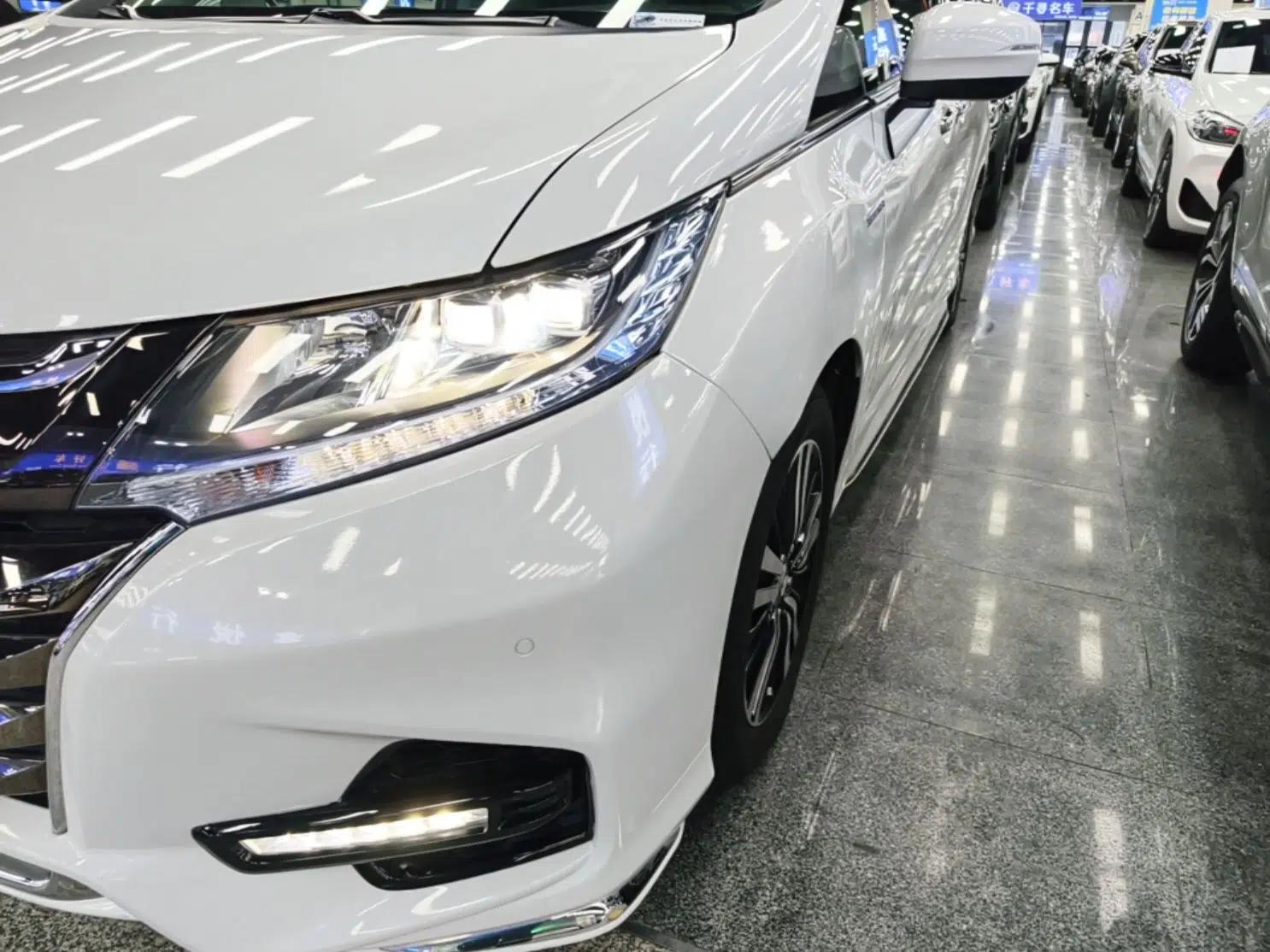 Honda Odyssey 2021 2.0L Rui·Luxury Edition — миниатюра 8