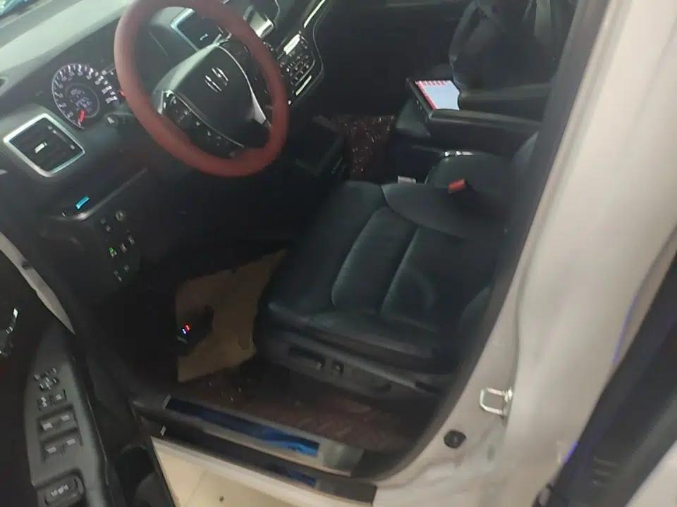 Honda Odyssey 2018 2.4L Smart Edition — миниатюра 17