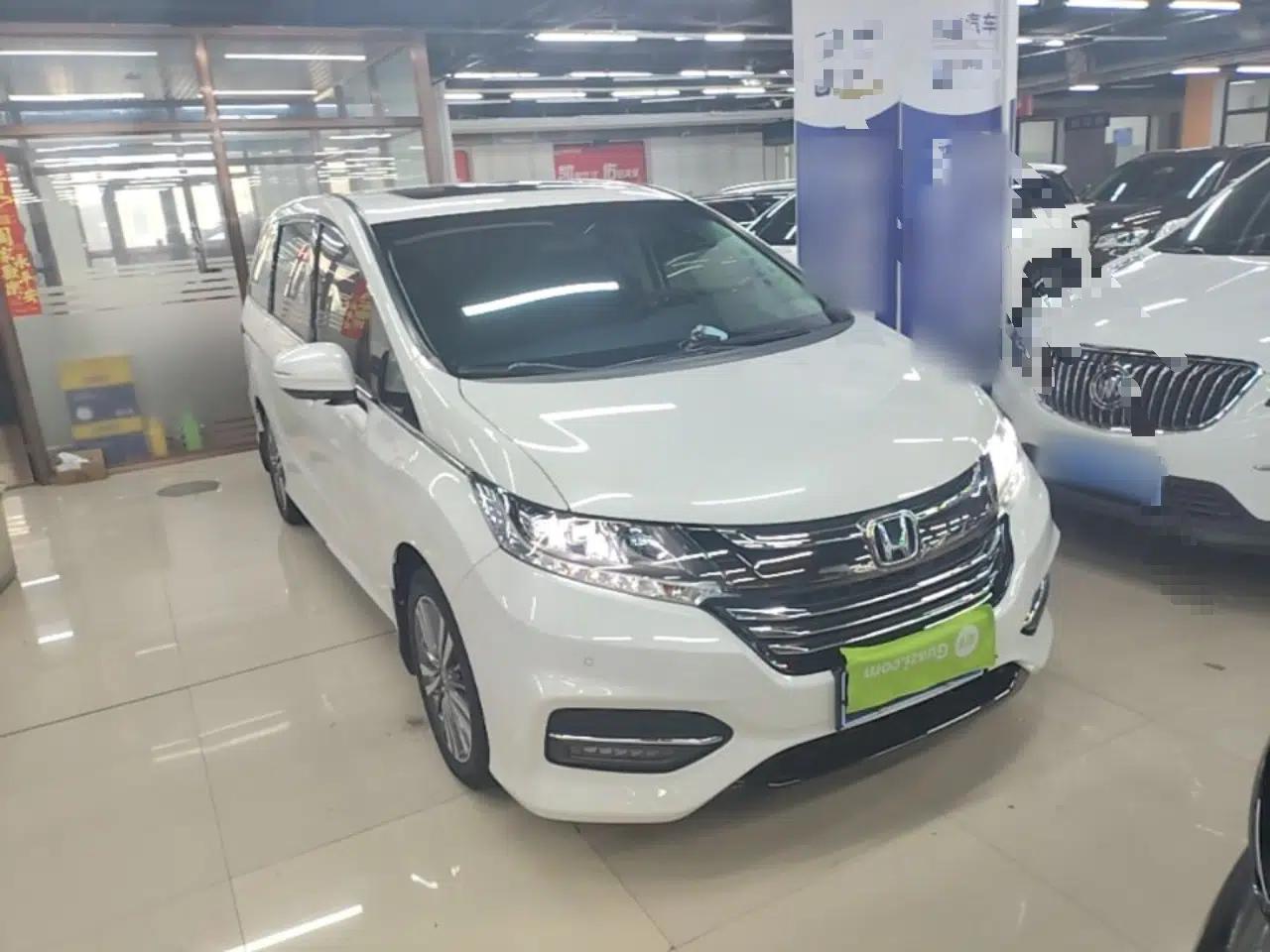 Honda Odyssey 2018 2.4L Smart Edition — миниатюра 3