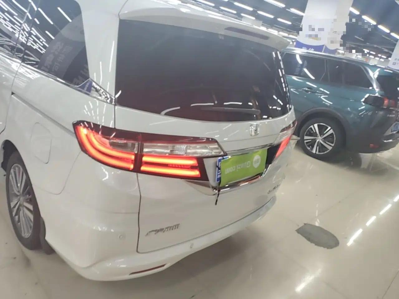 Honda Odyssey 2018 2.4L Smart Edition — миниатюра 5