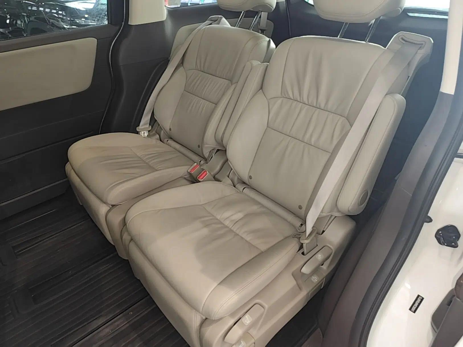 Honda Odyssey 2015 2.4L Smart Edition — миниатюра 25