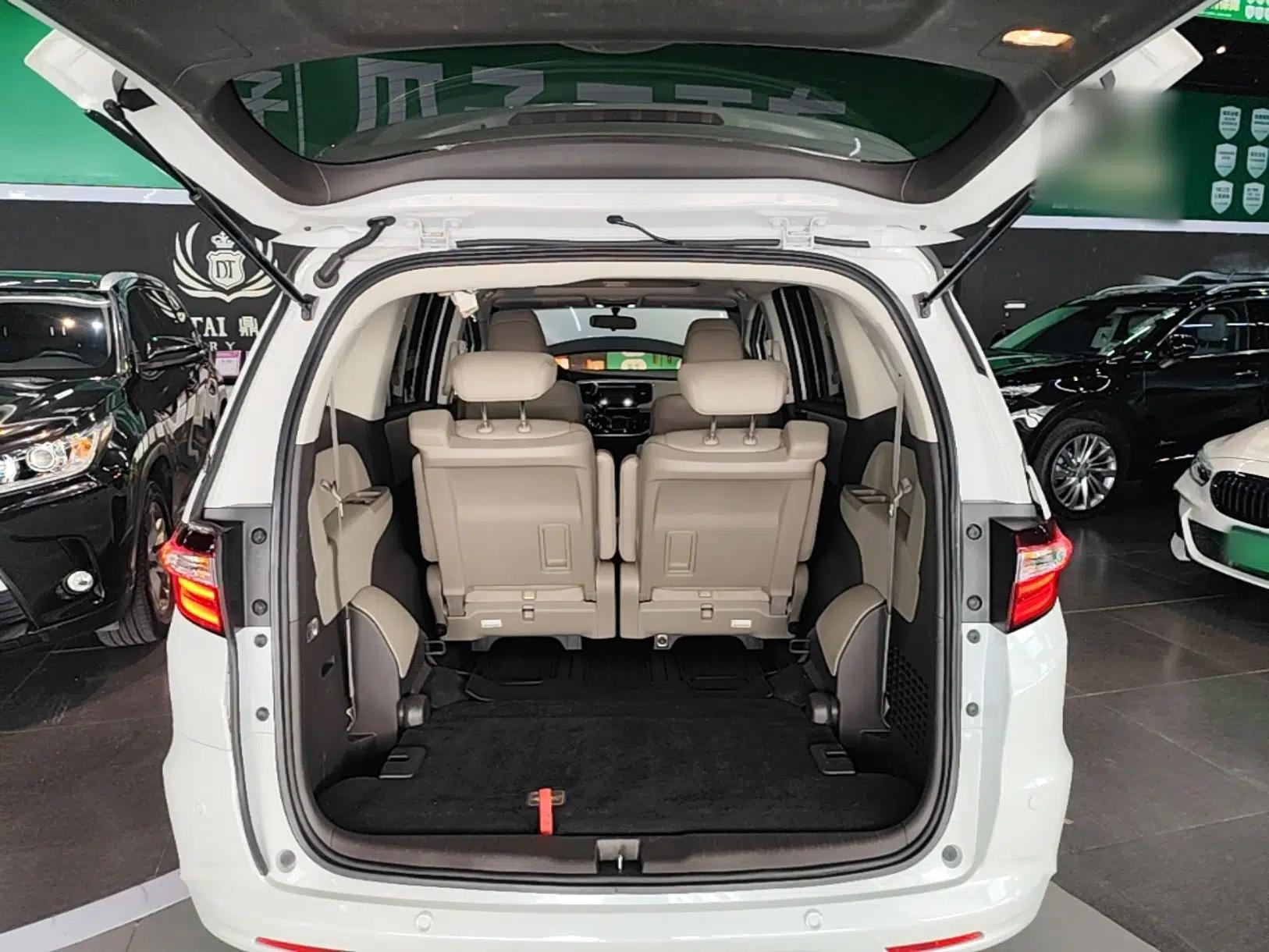 Honda Odyssey 2015 2.4L Smart Edition — миниатюра 27
