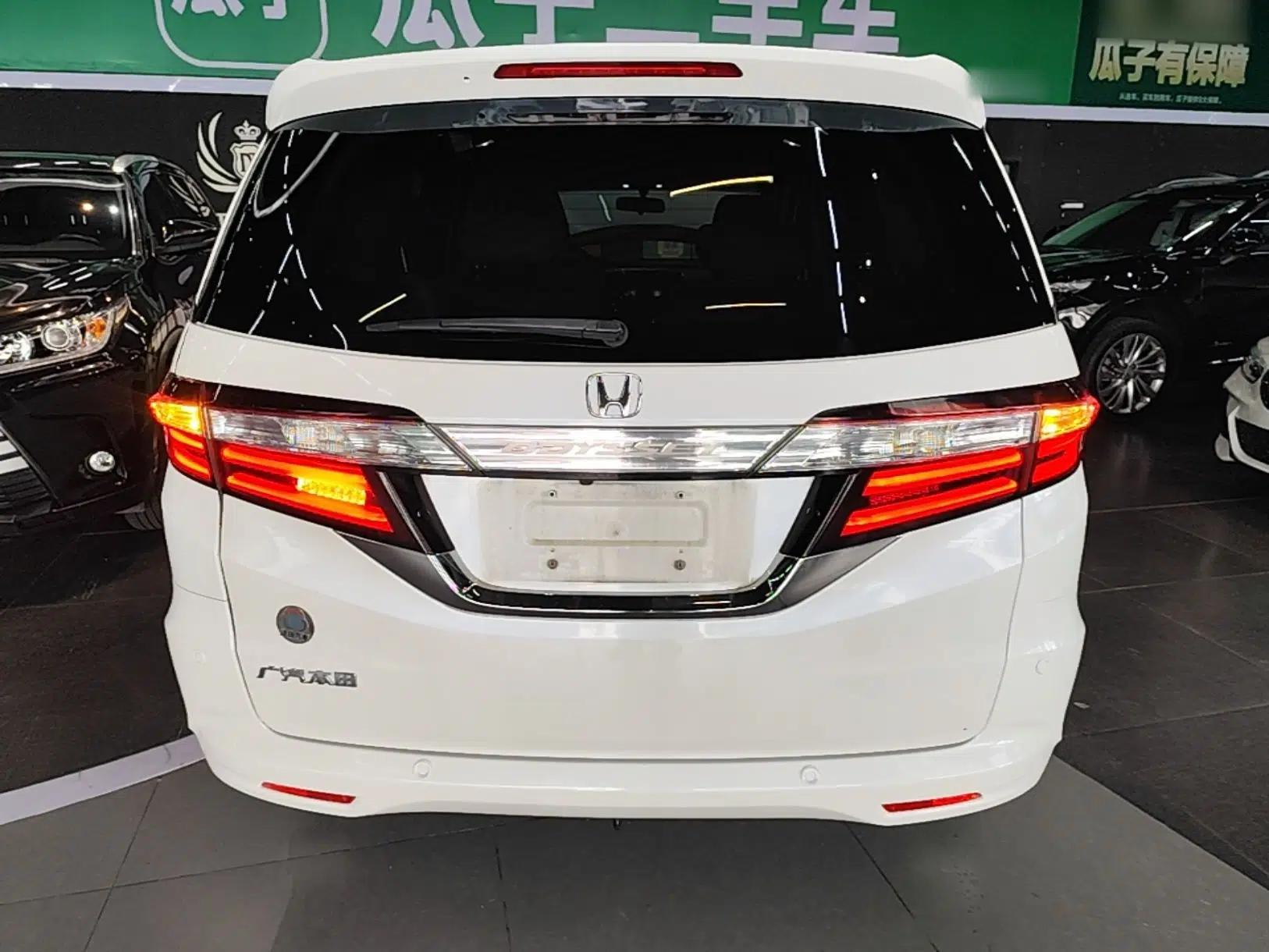 Honda Odyssey 2015 2.4L Smart Edition — миниатюра 5