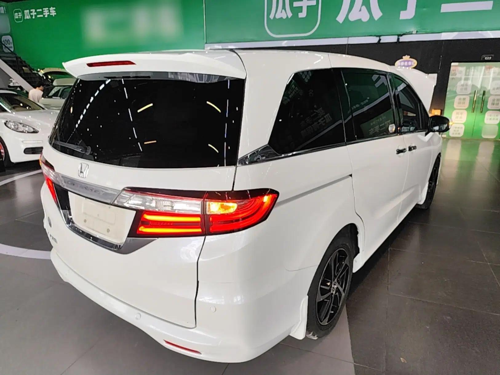 Honda Odyssey 2015 2.4L Smart Edition — миниатюра 6