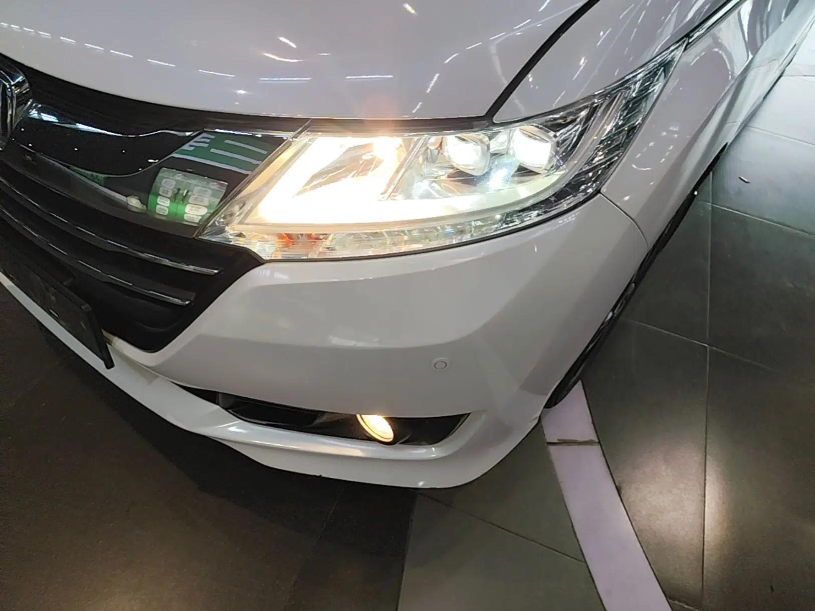 Honda Odyssey 2015 2.4L Smart Edition — миниатюра 8