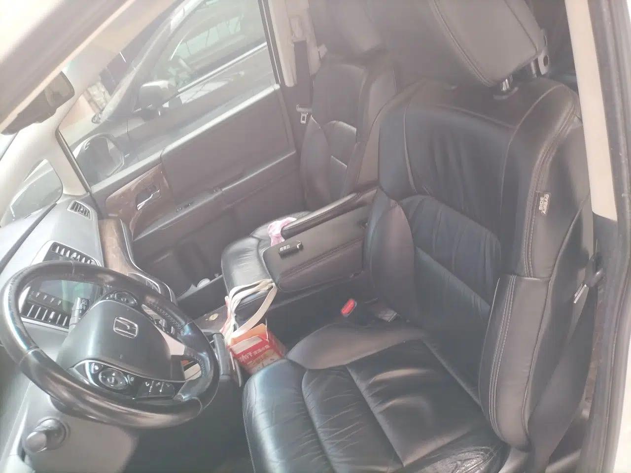 Honda Odyssey 2015 2.4L Smart Edition — миниатюра 15