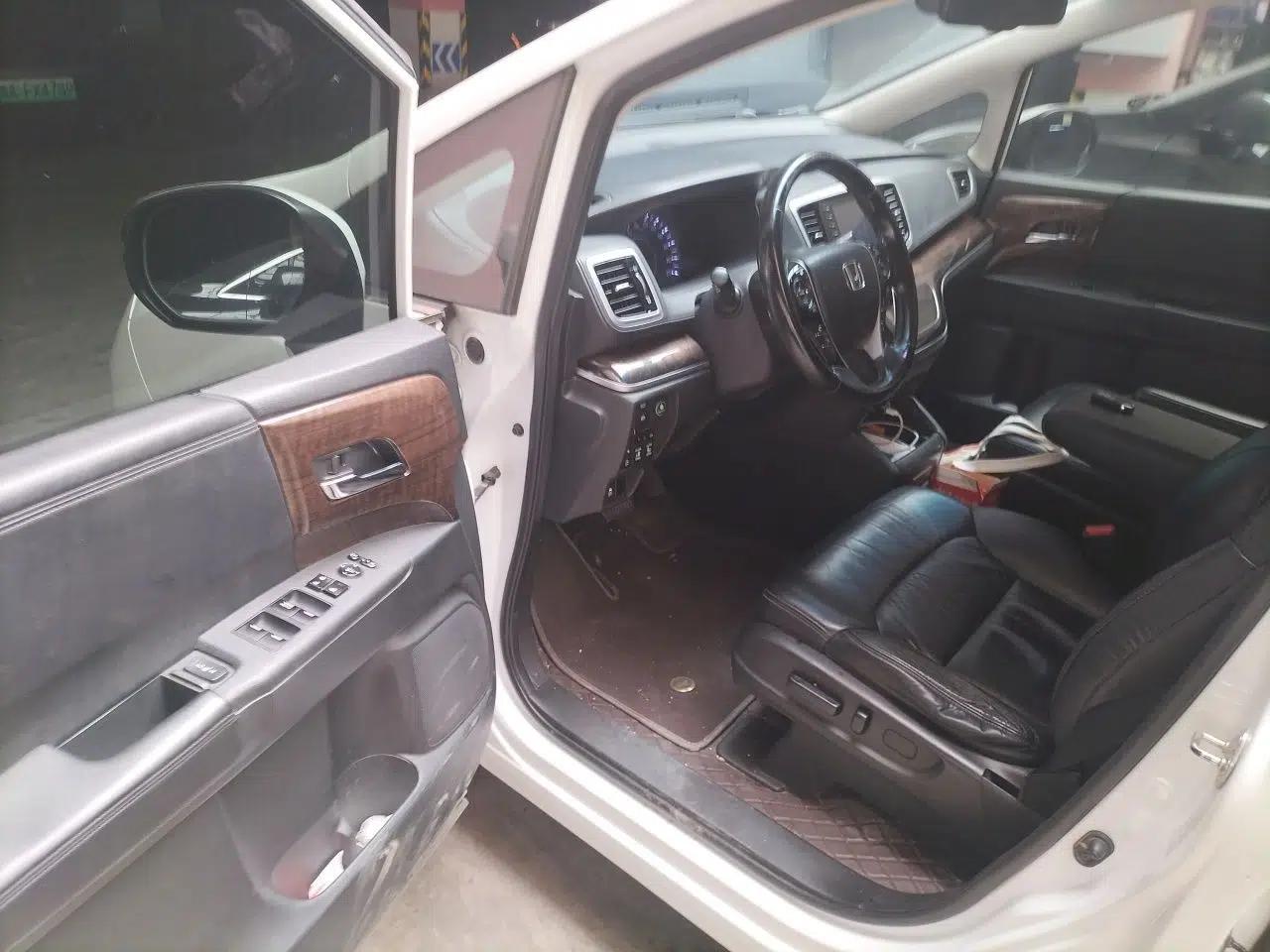 Honda Odyssey 2015 2.4L Smart Edition — миниатюра 16