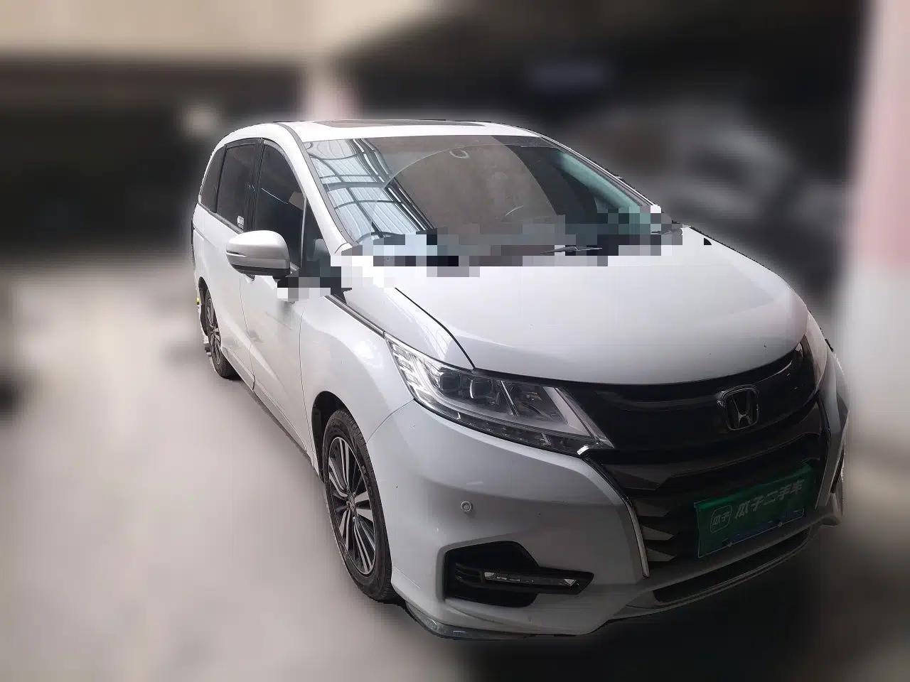 Honda Odyssey 2015 2.4L Smart Edition — миниатюра 3
