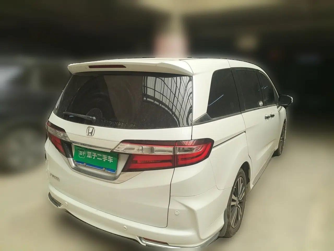 Honda Odyssey 2015 2.4L Smart Edition — миниатюра 6