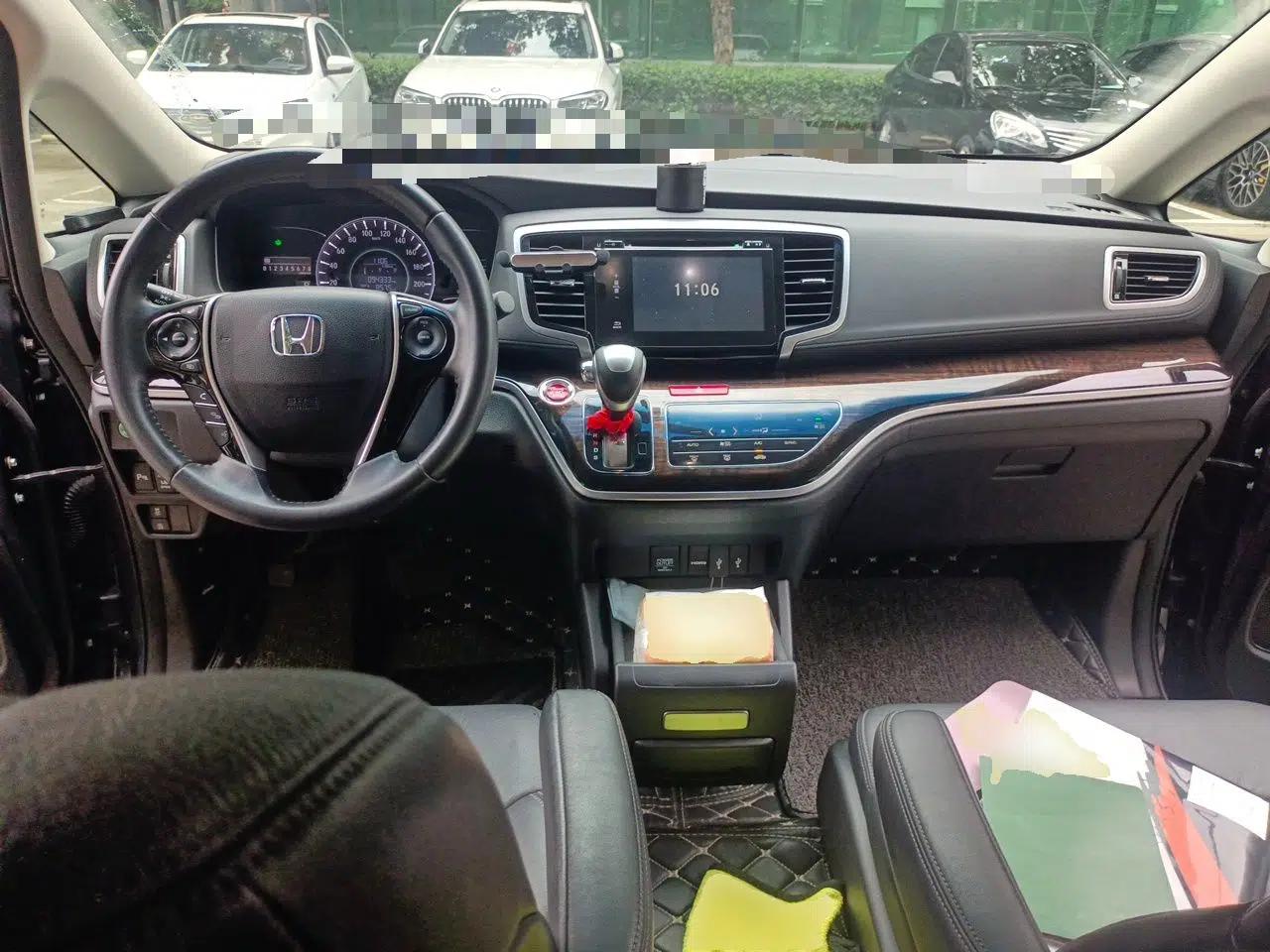 Honda Odyssey 2017 2.4L Smart Edition — миниатюра 9