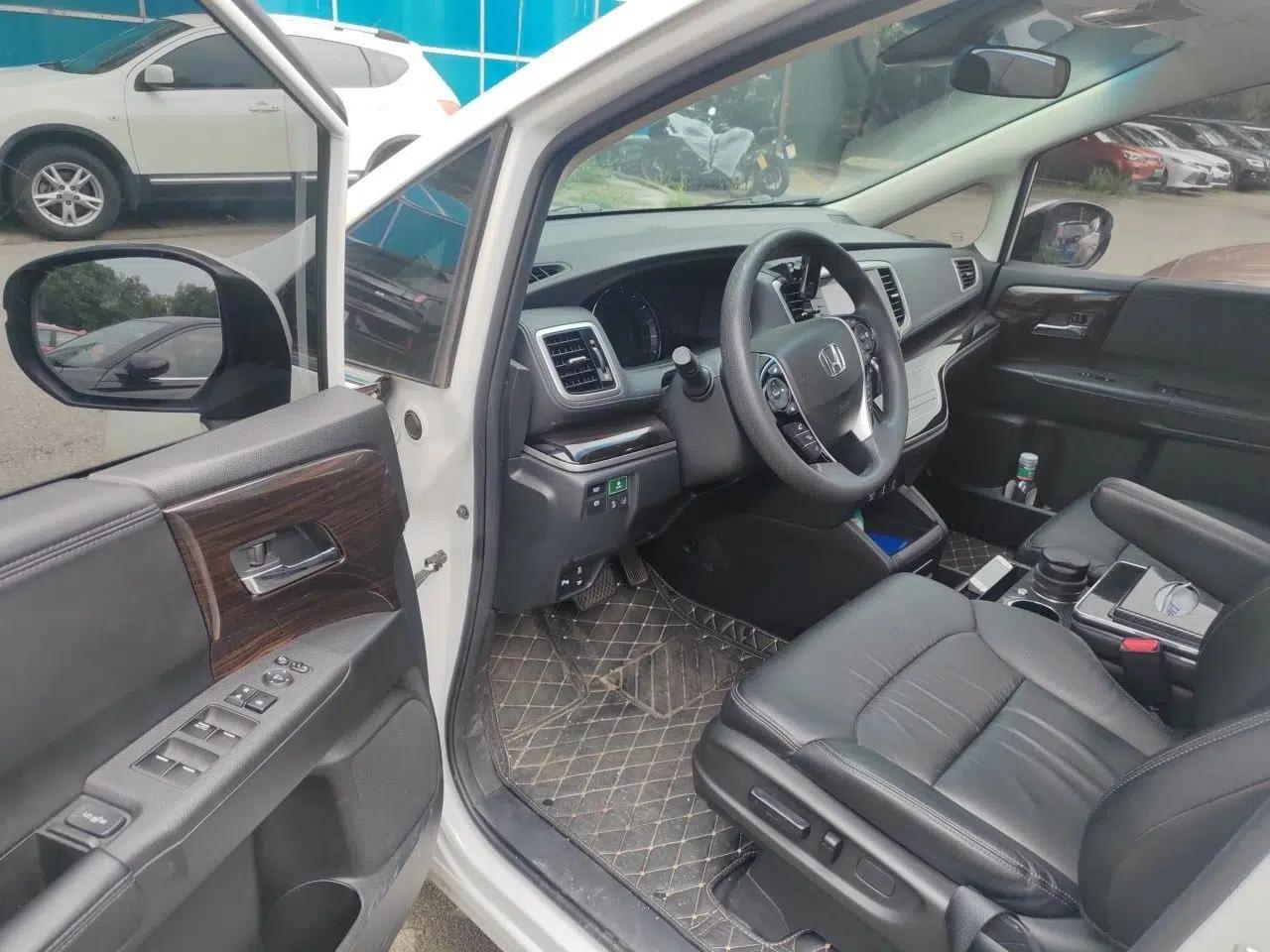 Honda Odyssey 2019 2.0L Rui·Smart Edition — миниатюра 16
